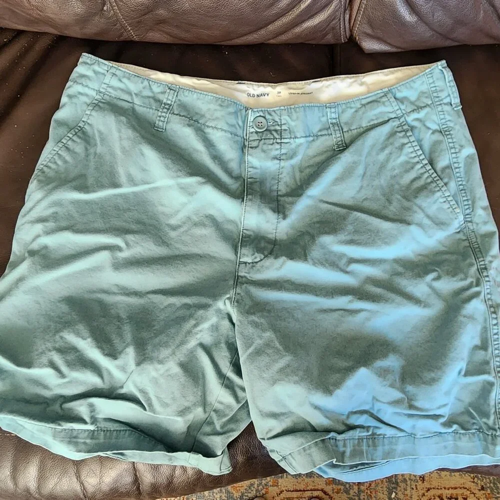 Old navy shorts 38 - Picture 1 of 3